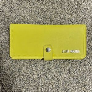 Steve Madden soft faux leather wallet